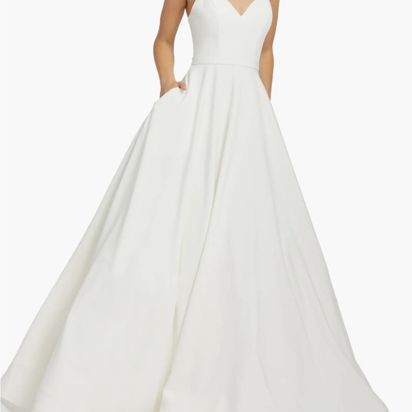 Mac Duggal Ball Gown - Picture 4 of 14